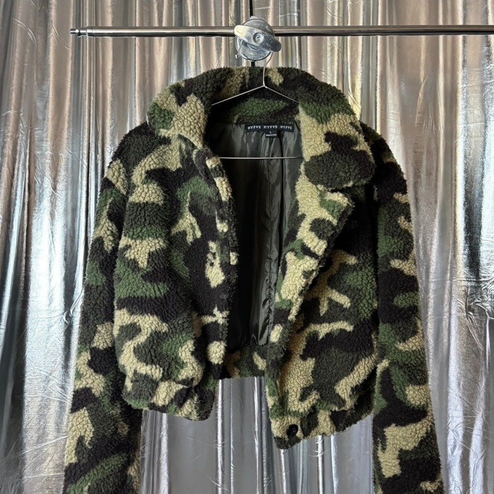 Hyfve Camo Sherpa Cropped Teddy Jacket